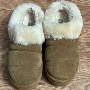 UGG Tan Slippers with Cream Fur Lining